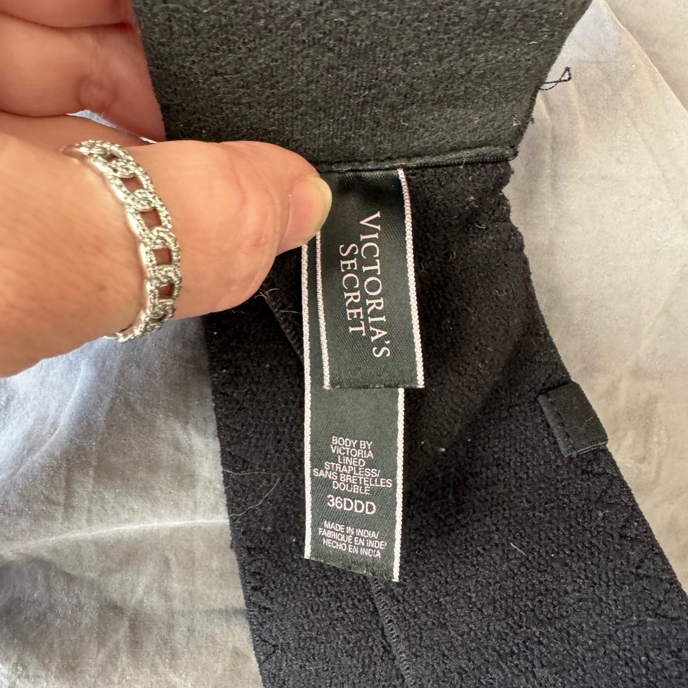 Victoria’s Secret Black Strapless Bra Size: 36DDD - Picture 3 of 3